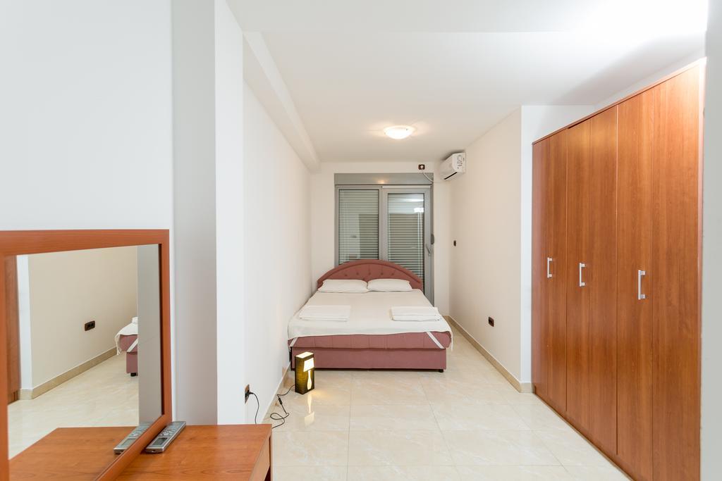 Adriatic Raf Apartments Budva Exterior photo